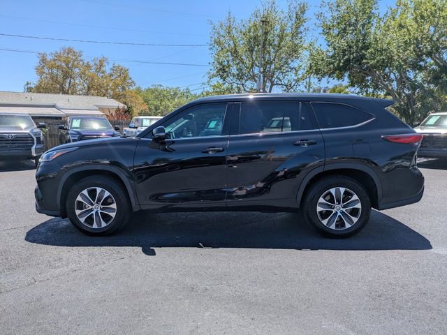 Used 2020 Toyota Highlander XLE image 7