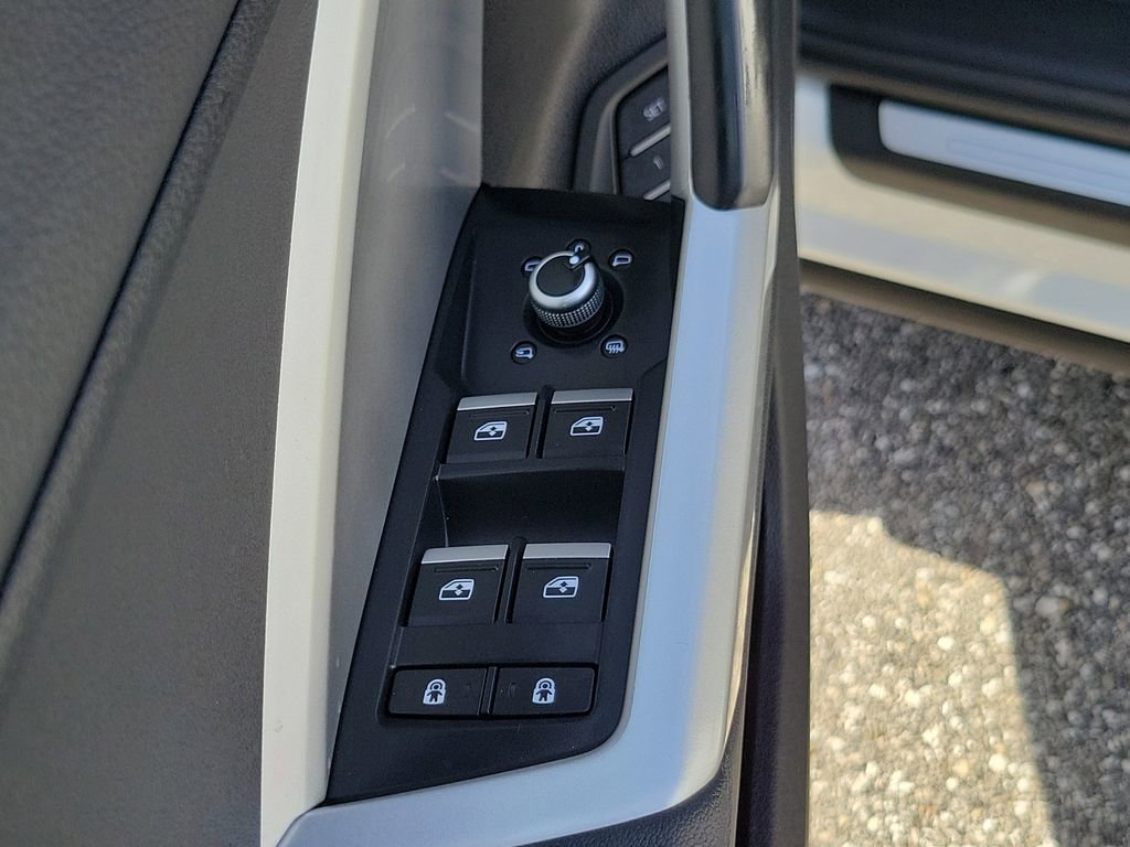 Certified 2025 Audi Q3 2.0T Premium w/ Convenience Package AWD/4WD image 21