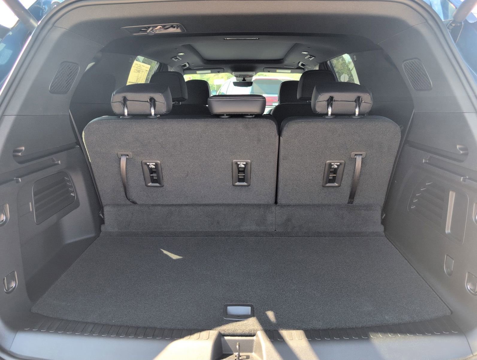 New 2026 Chevrolet Traverse LT w/ Sun and Wheel Package image 5