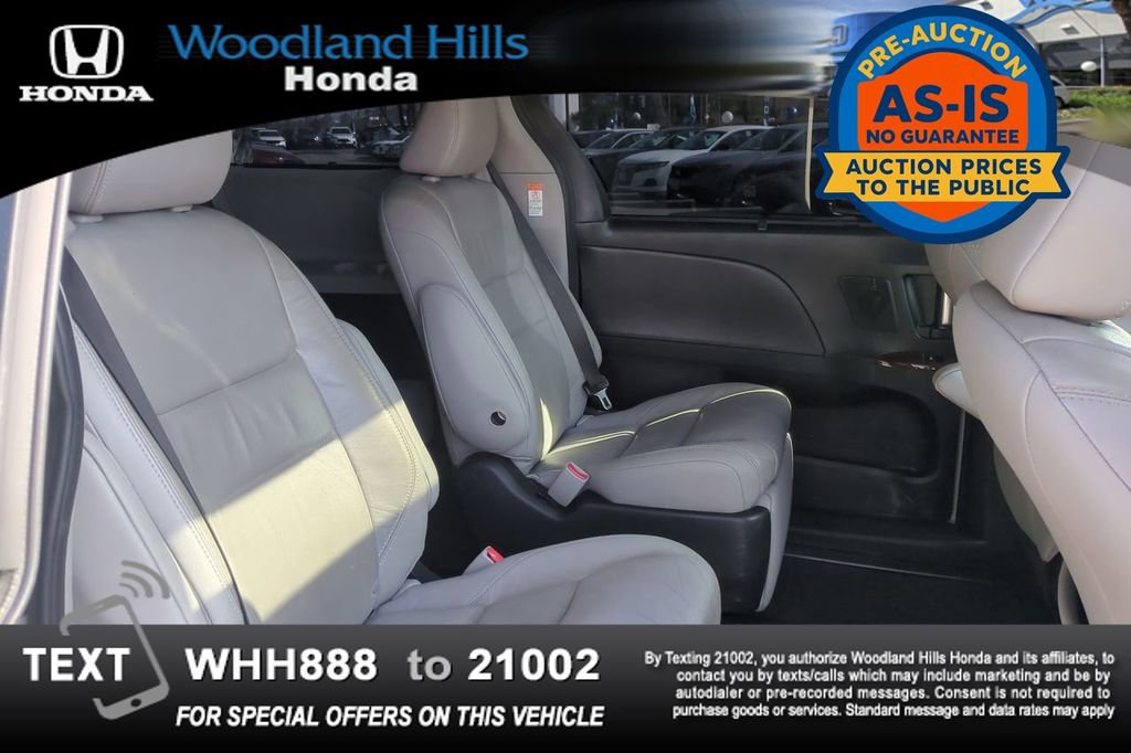 Used 2015 Toyota Sienna Limited image 24