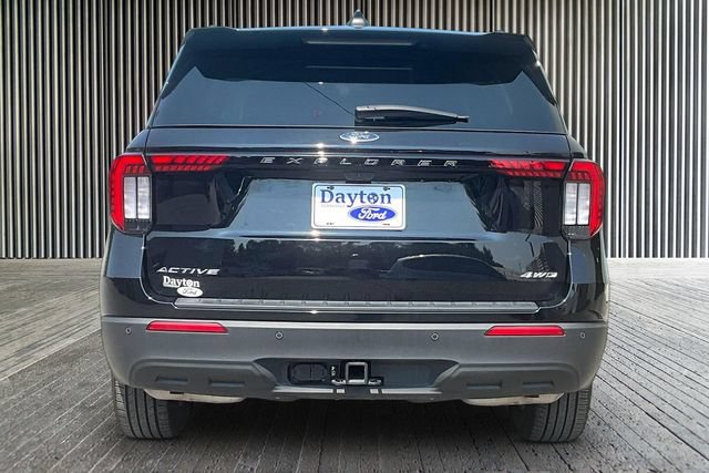 Used 2025 Ford Explorer Active AWD/4WD image 4