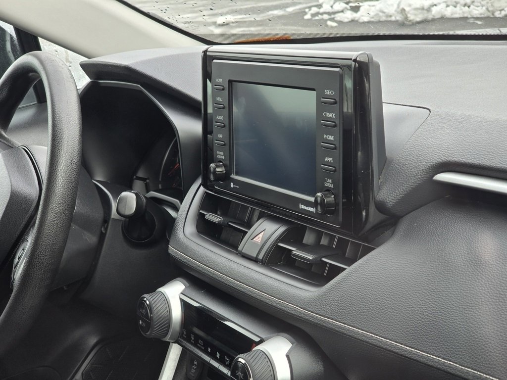 Used 2022 Toyota RAV4 XLE image 17