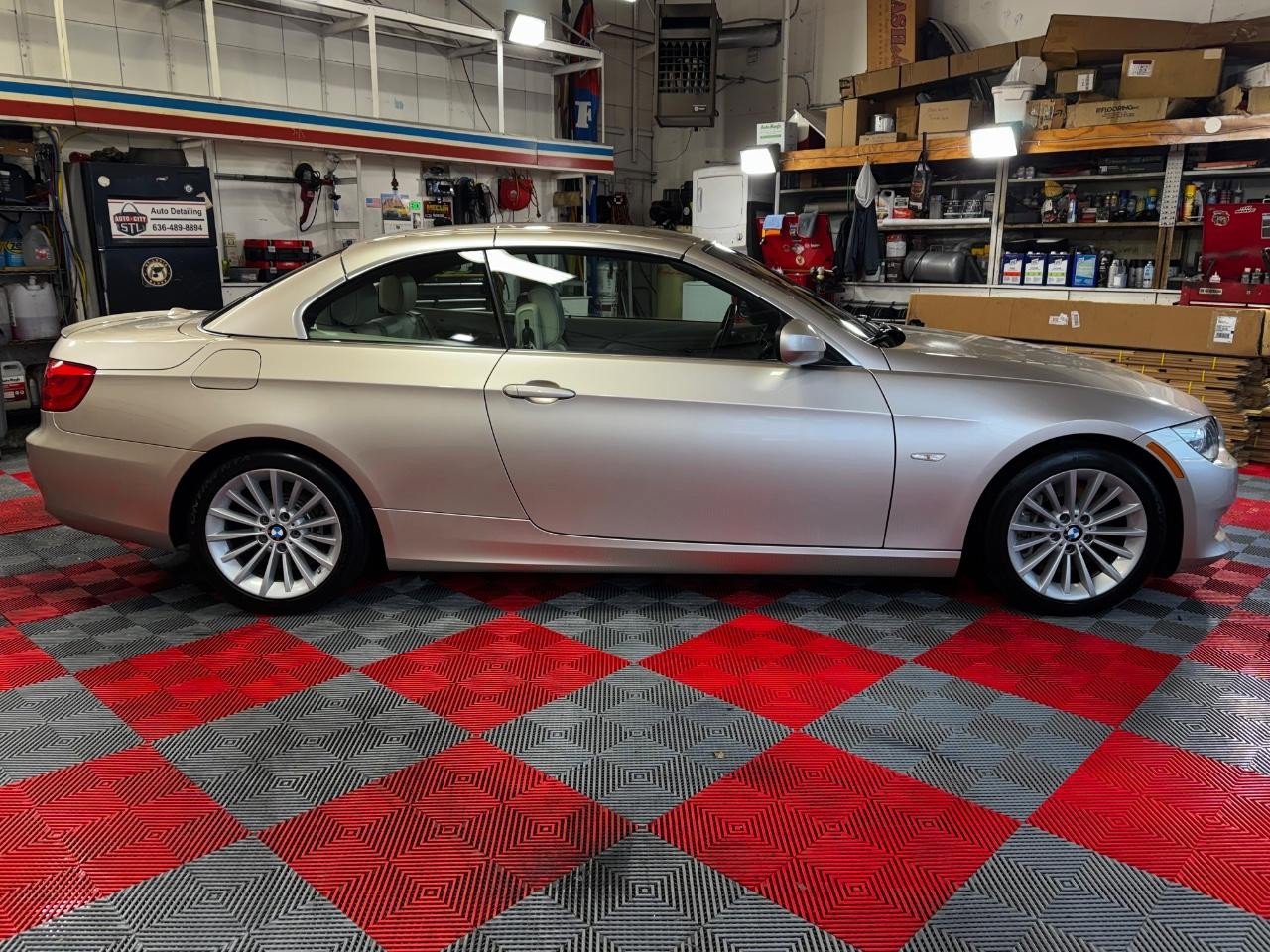 Used 2013 BMW 335i Convertible image 6