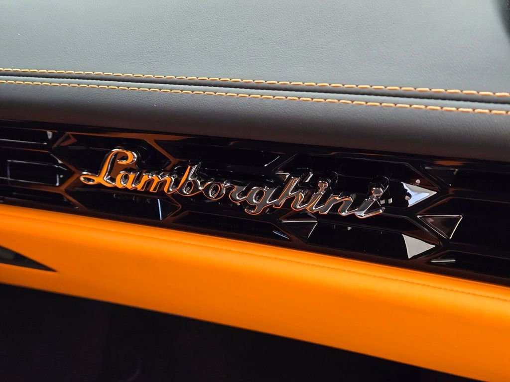 Used 2023 Lamborghini Huracan Tecnica image 25