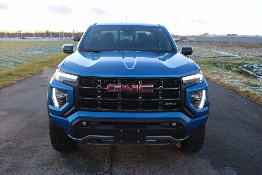 Used 2023 GMC Canyon AT4 image 2