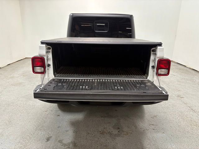 Used 2023 Jeep Gladiator Sport image 10
