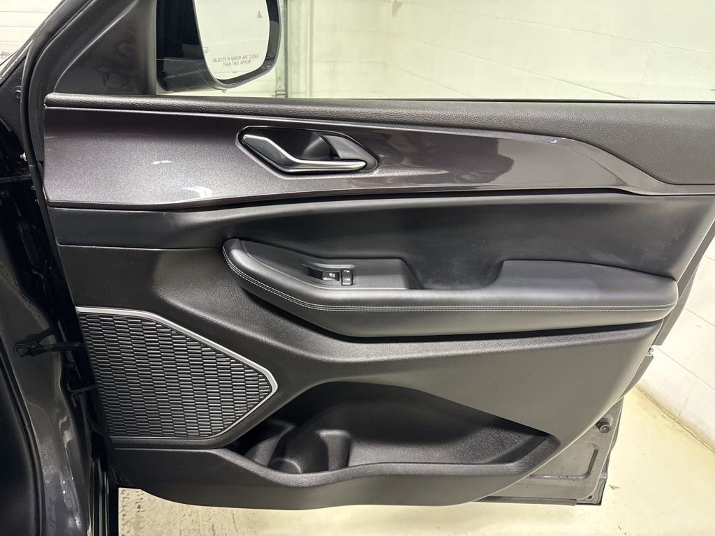 Used 2022 Jeep Grand Cherokee L Laredo image 30