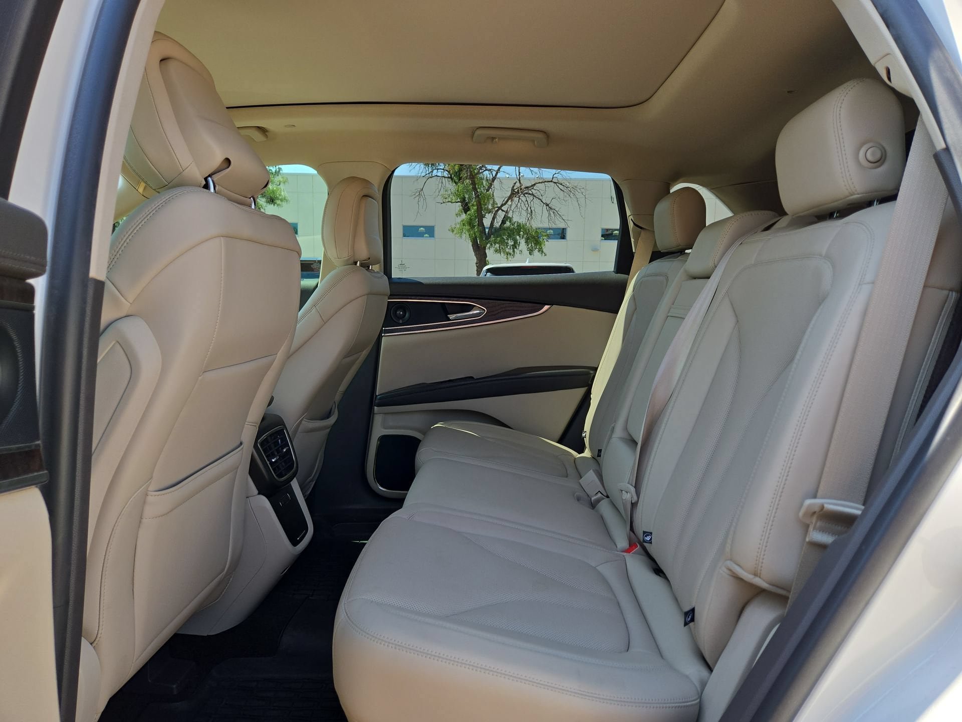 Used 2020 Lincoln Nautilus Reserve w/ Equipment Group 201A FWD image 13