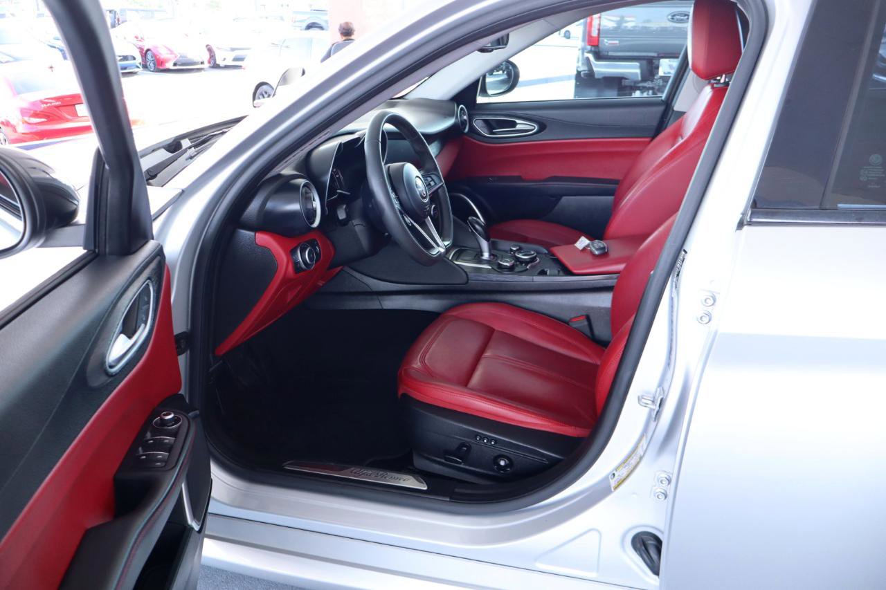 Used 2019 Alfa Romeo Giulia RWD image 14