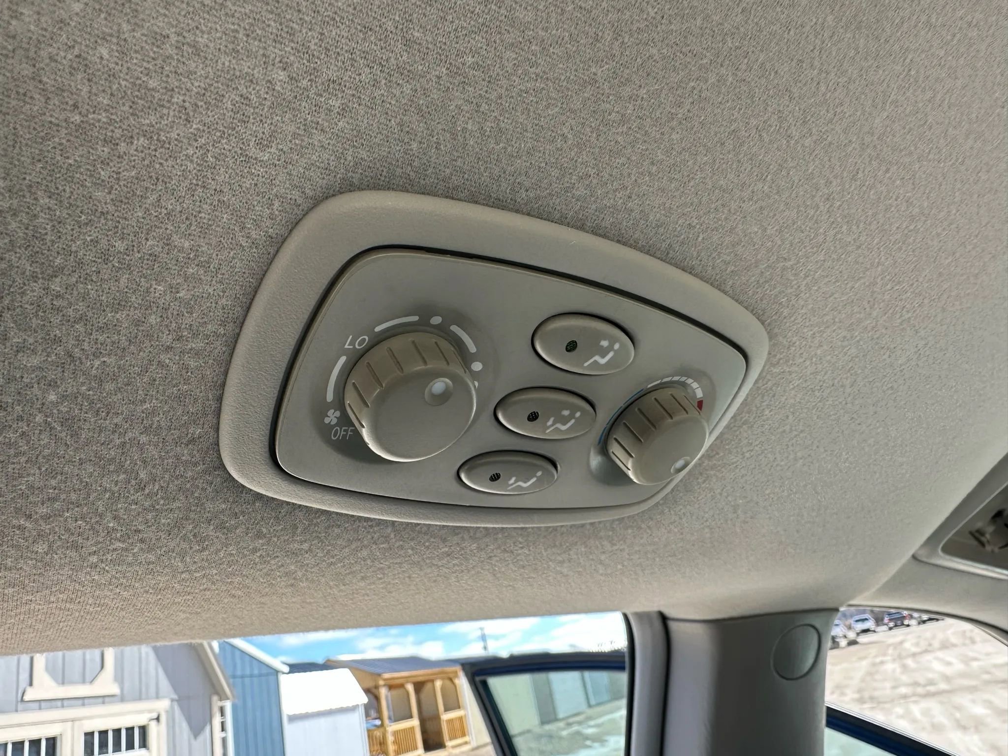 Used 2004 Toyota Sienna CE image 21