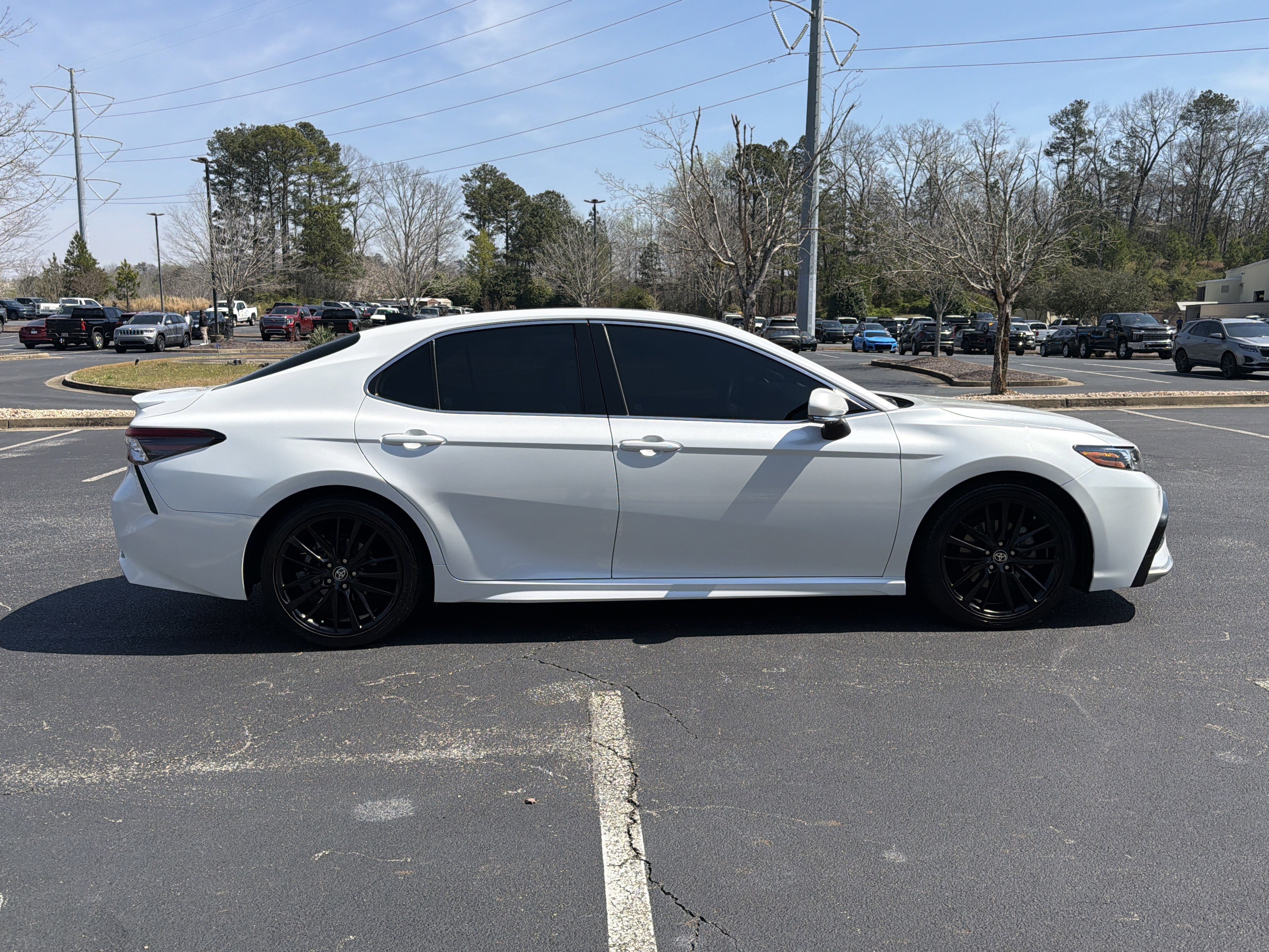 Used 2022 Toyota Camry XSE w/ Navigation Package image 5