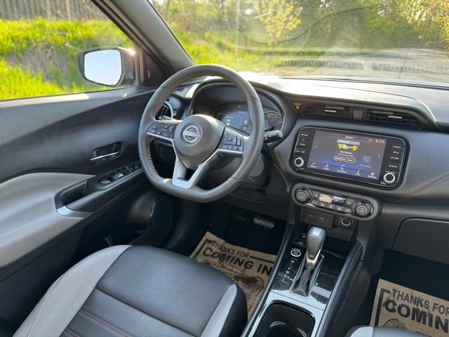 Used 2023 Nissan Kicks SR w/ SR Premium Package FWD image 28
