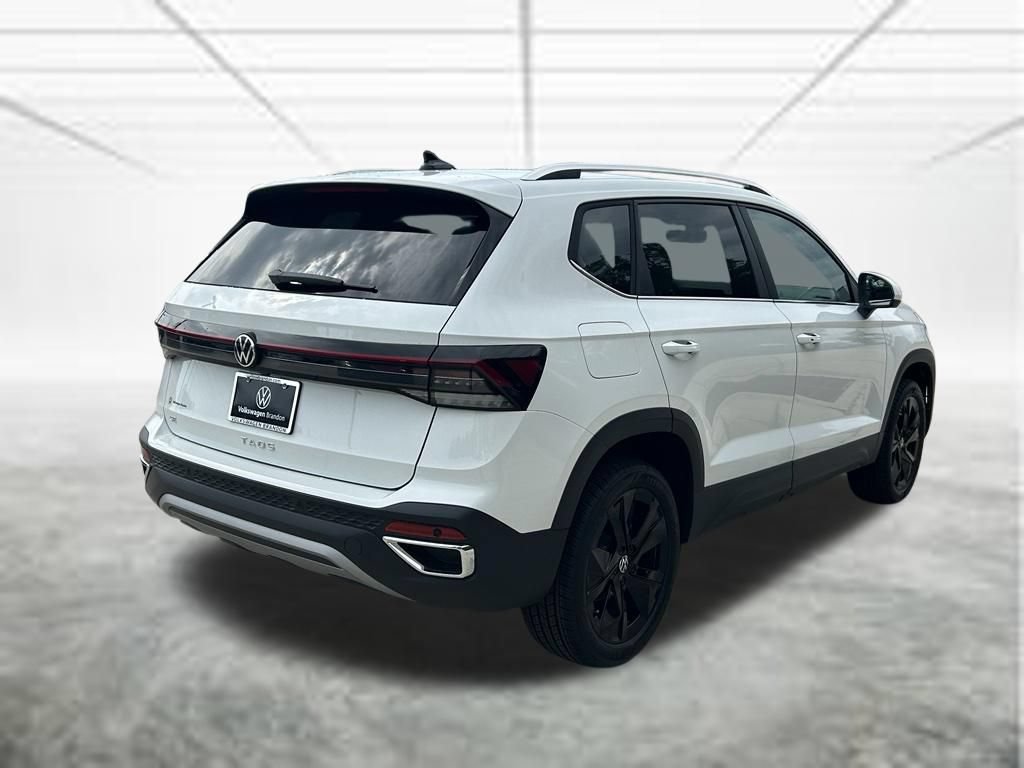 New 2026 Volkswagen Taos SE FWD image 5