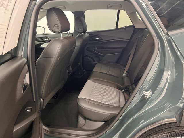 Used 2025 Chevrolet Trax LT FWD image 27