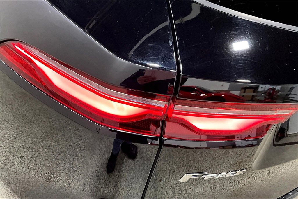 Used 2021 Jaguar F-PACE image 22