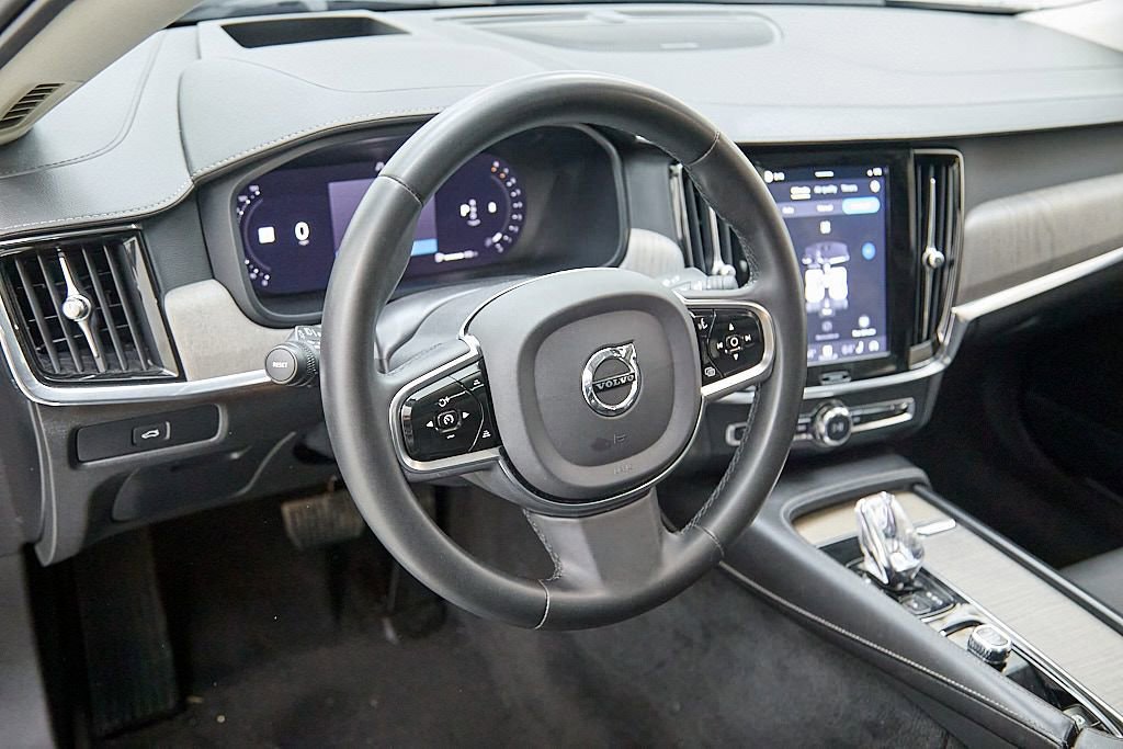 Used 2023 Volvo S90 B6 Ultimate w/ Protection Package Premier image 13