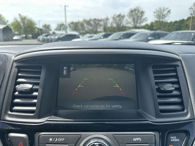 Used 2020 Nissan Pathfinder S image 24