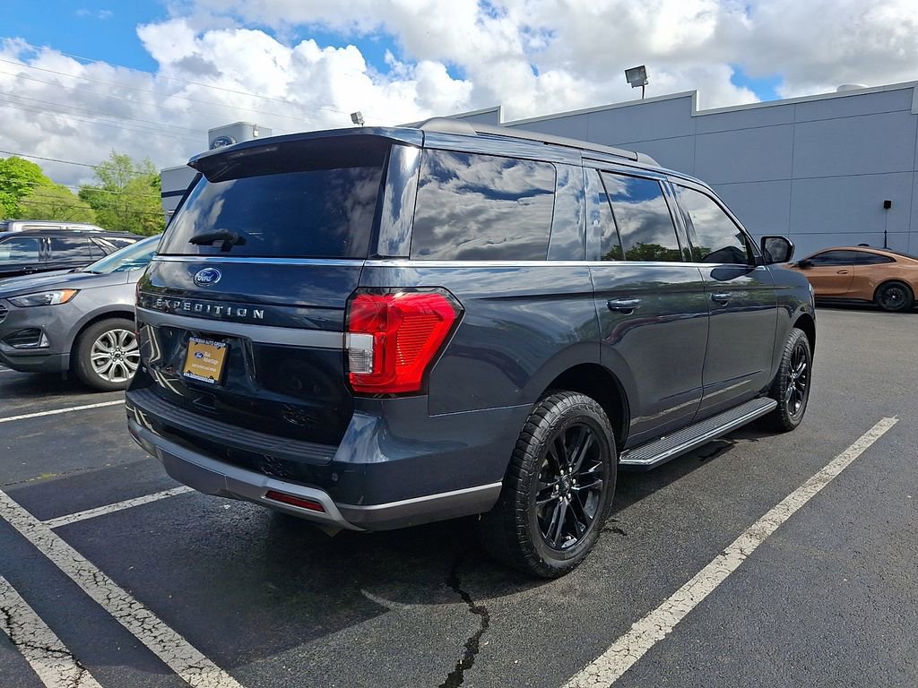 Used 2023 Ford Expedition XLT AWD/4WD image 7