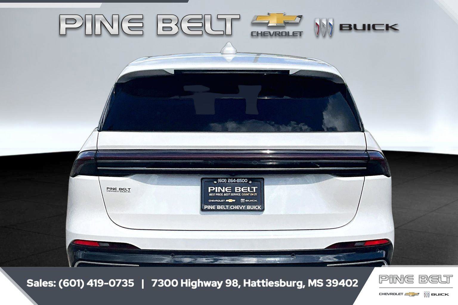 Used 2024 Lincoln Nautilus Premier AWD/4WD image 4