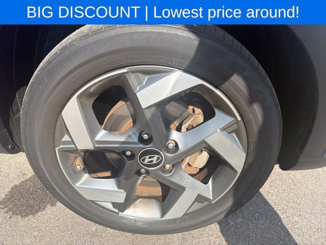 Used 2021 Hyundai Venue SEL FWD image 5