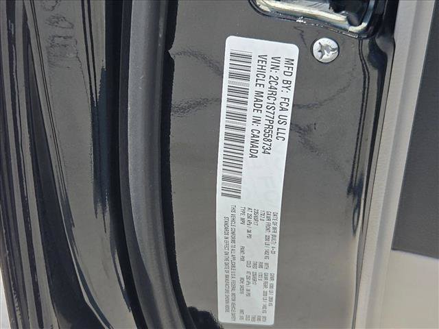Used 2023 Chrysler Pacifica Limited FWD image 16