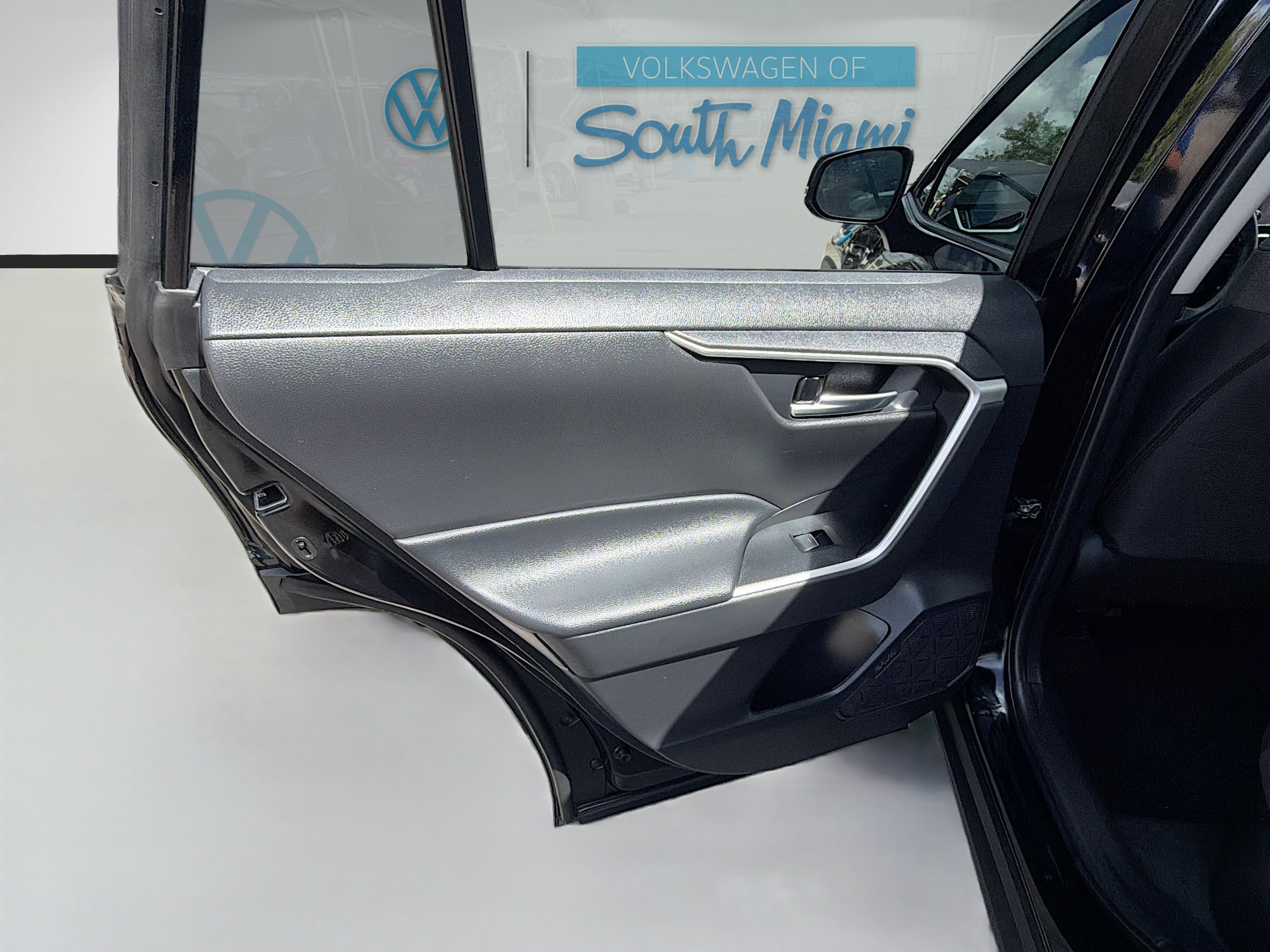 Used 2023 Toyota RAV4 Hybrid Woodland image 25