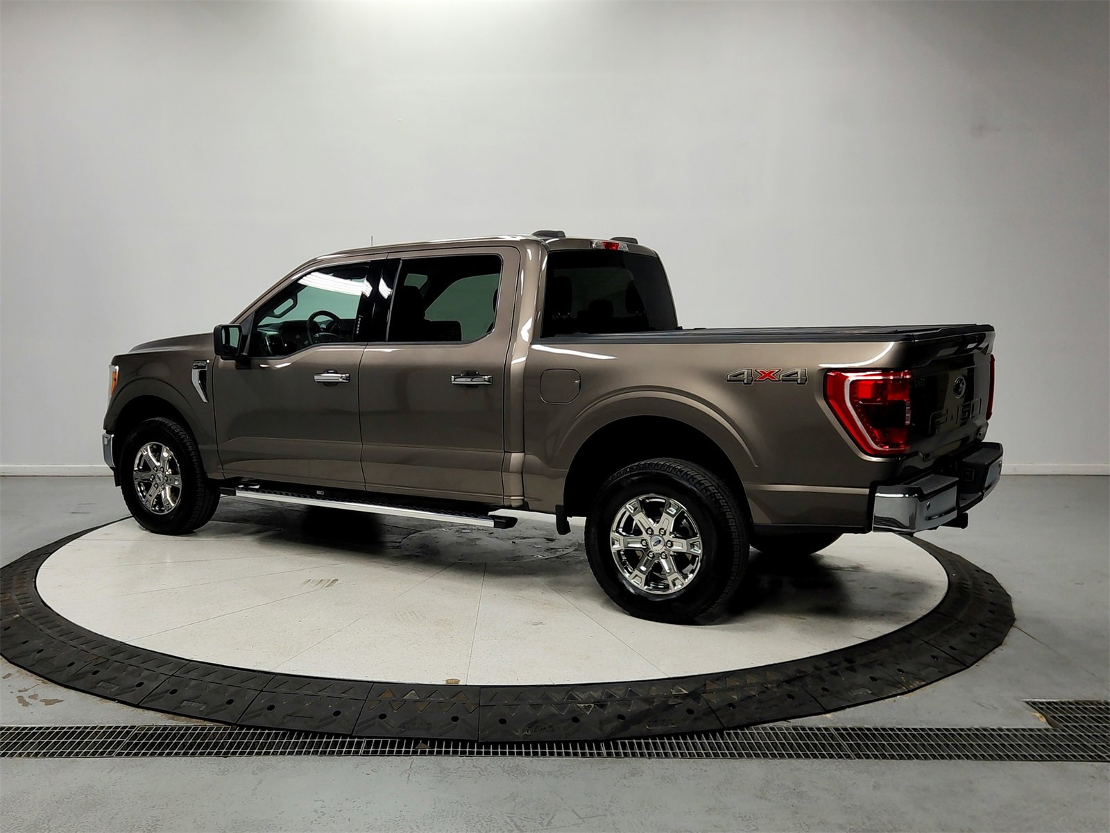 Used 2023 Ford F150 XLT w/ Equipment Group 301A Mid image 5