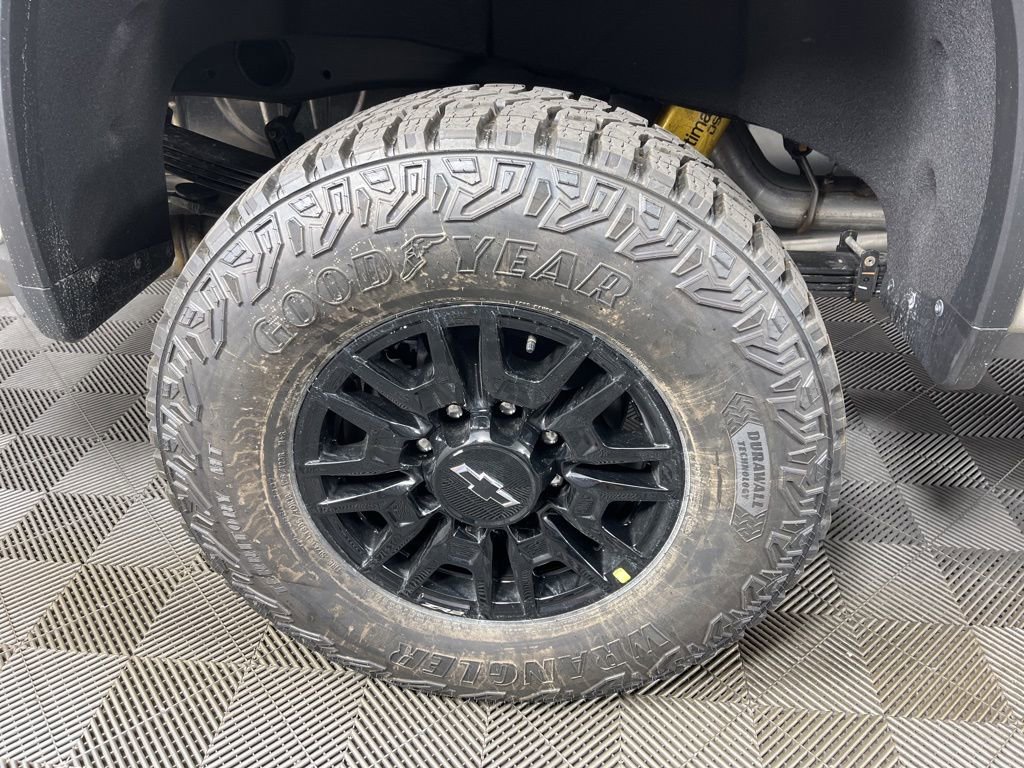 New 2026 Chevrolet Silverado 2500 ZR2 w/ LPO, Dark Essentials Package image 21