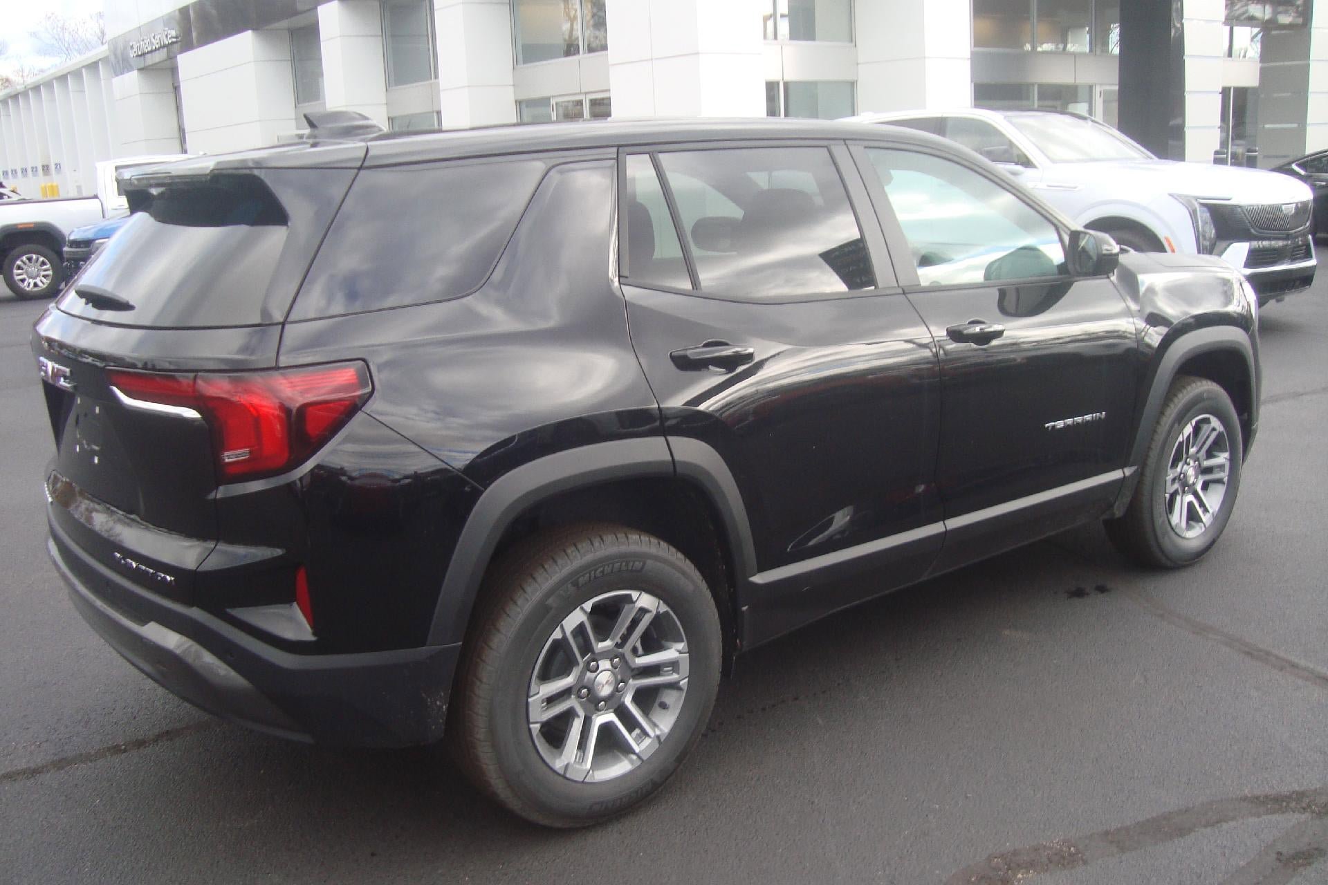New 2026 GMC Terrain Elevation FWD image 4