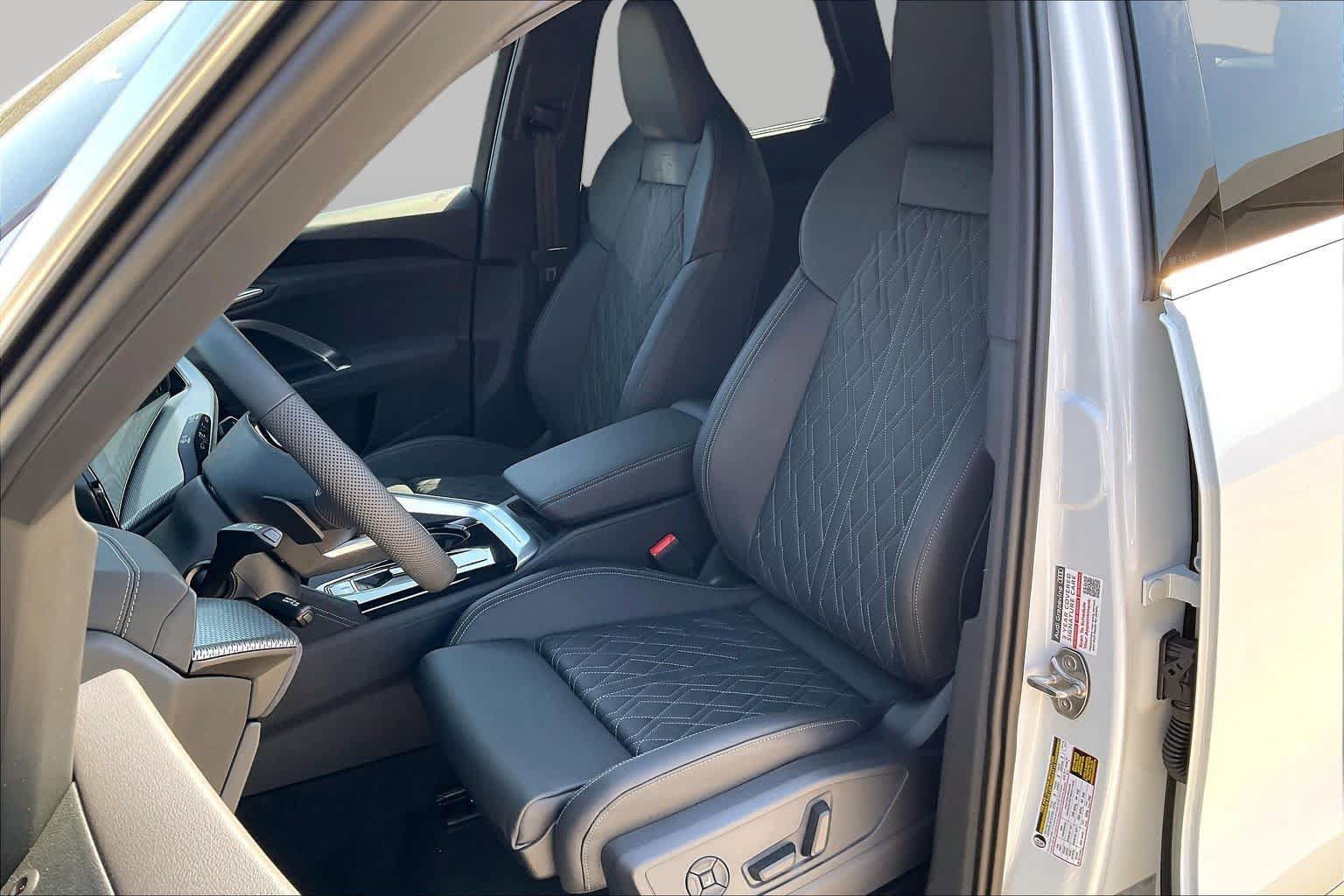 New 2026 Audi SQ5 Prestige AWD/4WD image 9