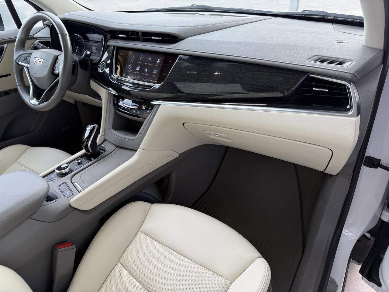 Used 2022 Cadillac XT6 Premium Luxury AWD/4WD image 30