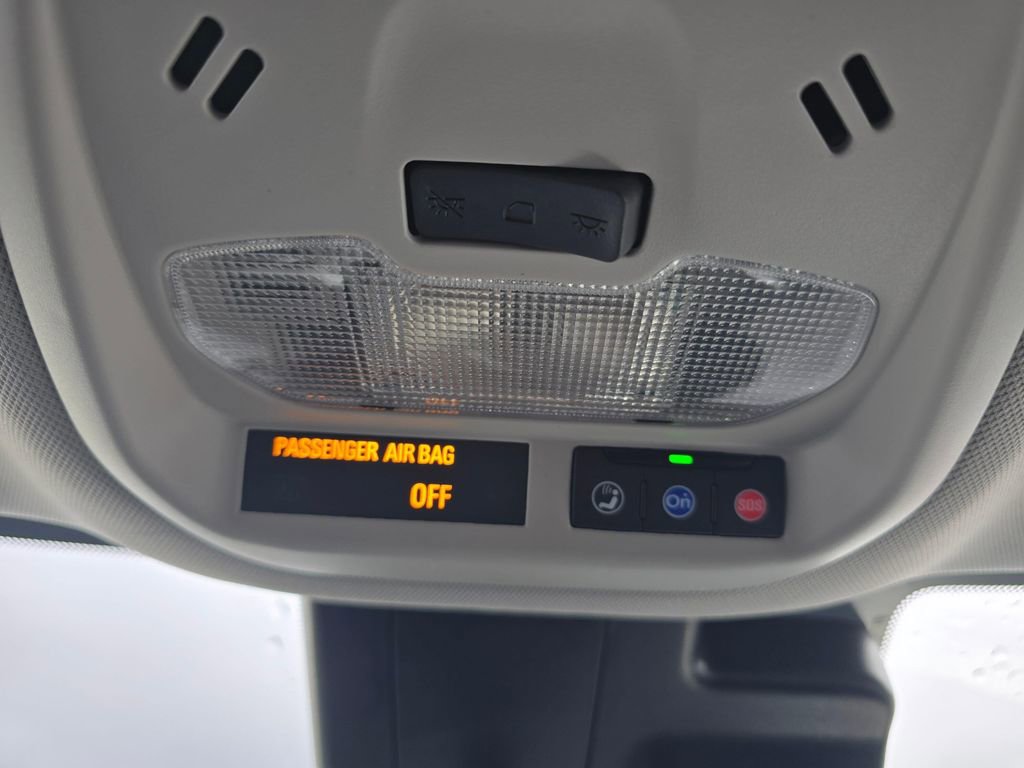 Certified 2025 Chevrolet Trax LT w/ LT Convenience Package FWD image 29