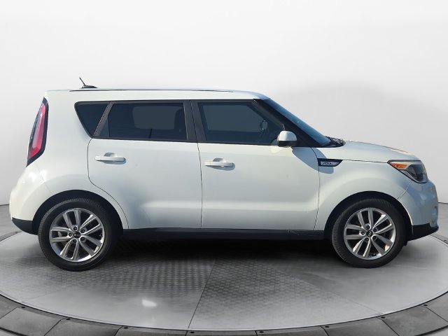 Used 2017 Kia Soul + FWD image 6