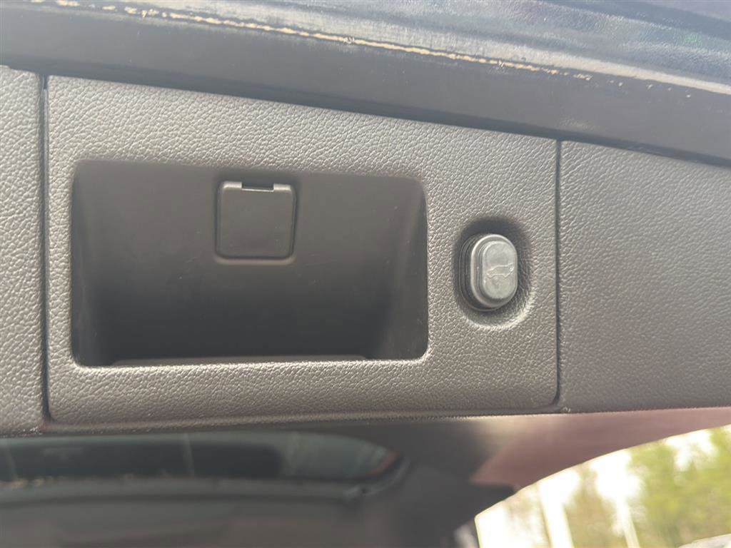 Used 2018 Chevrolet Suburban LT AWD/4WD image 22