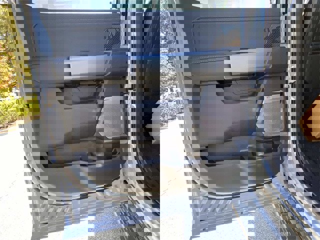 New 2026 Ford F250 Lariat w/ Black Appearance Package image 30