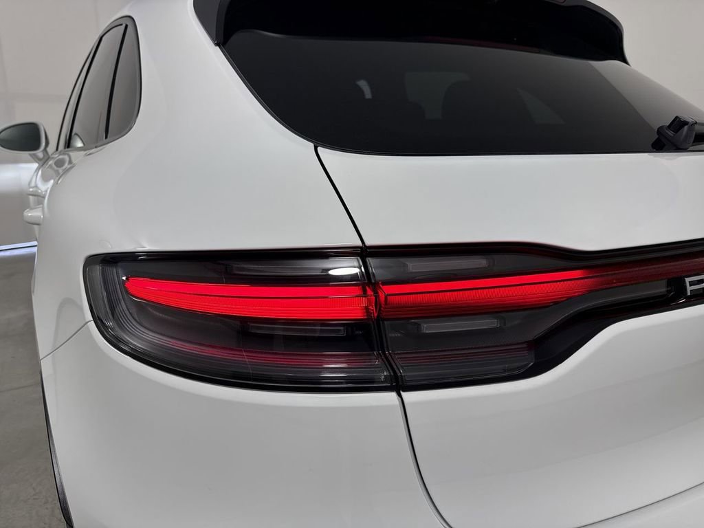 New 2026 Porsche Macan AWD/4WD image 18