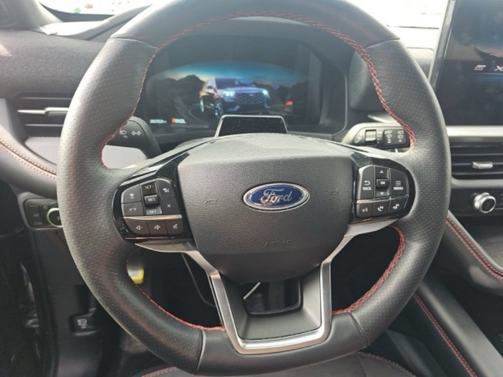 Used 2025 Ford Explorer ST-Line w/ ST-Line Street Pack AWD/4WD image 11