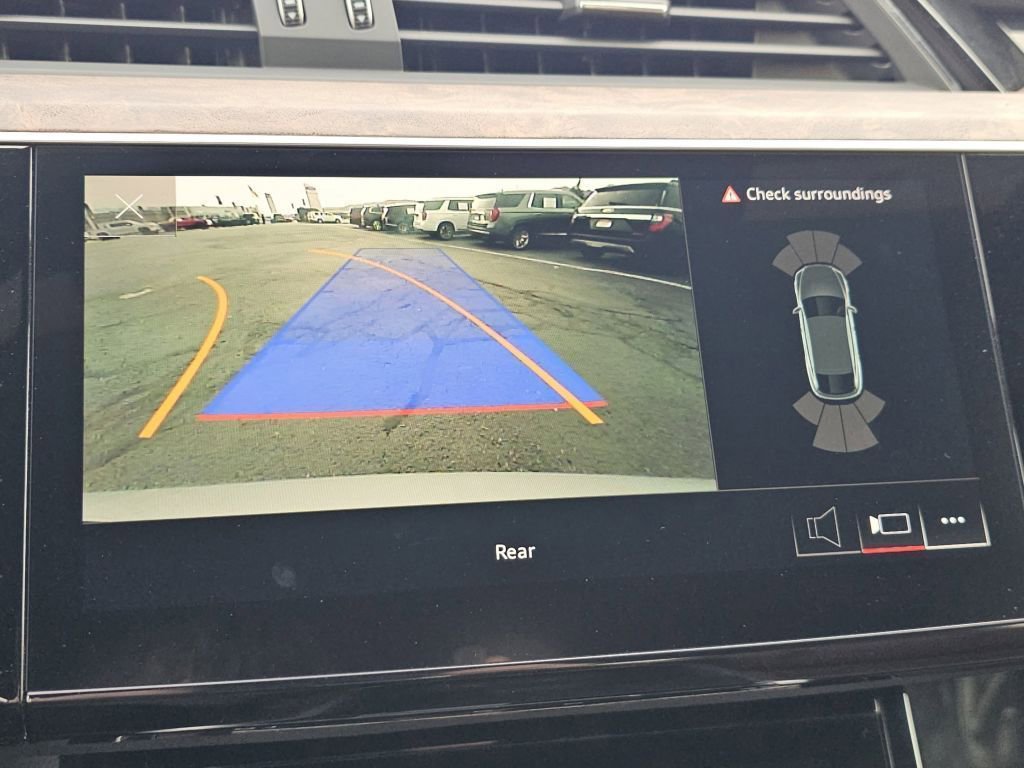 Used 2022 Audi e-tron Premium image 12