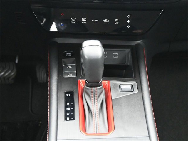 Used 2025 Nissan Kicks SR image 25