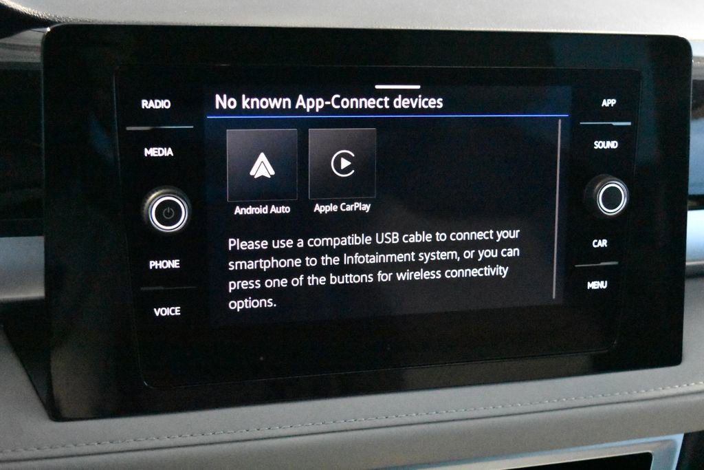 Certified 2025 Volkswagen Taos SE w/ Panoramic Sunroof Package image 9