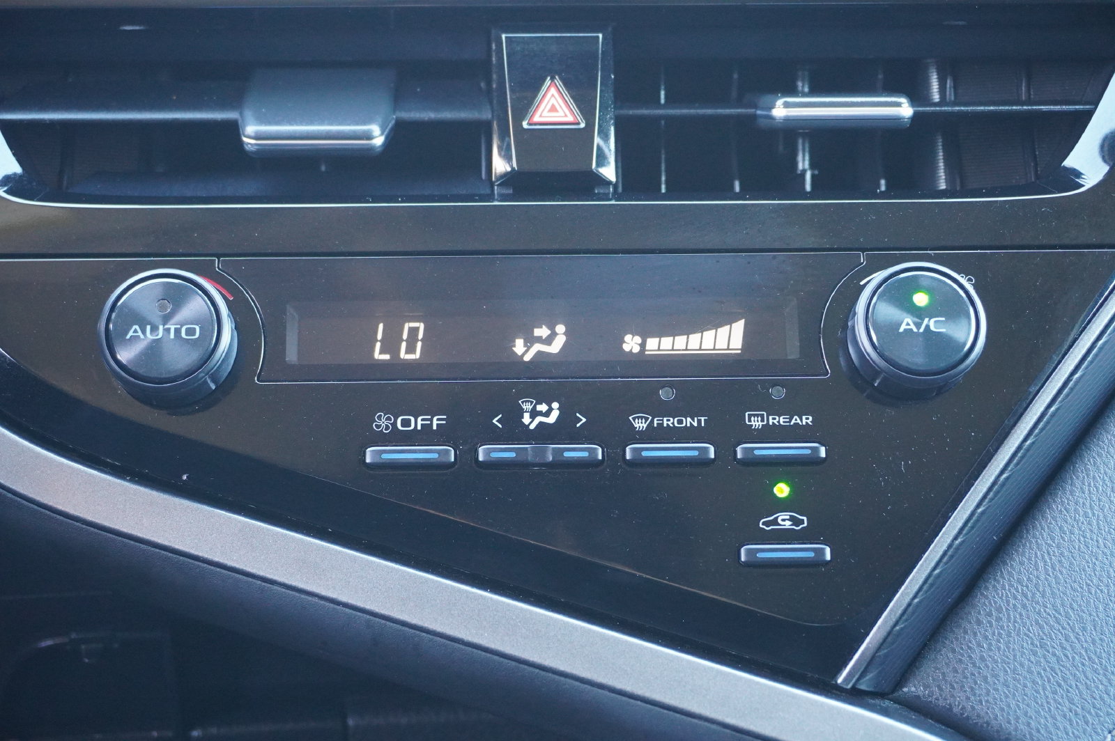 Certified 2021 Toyota Camry SE FWD image 17