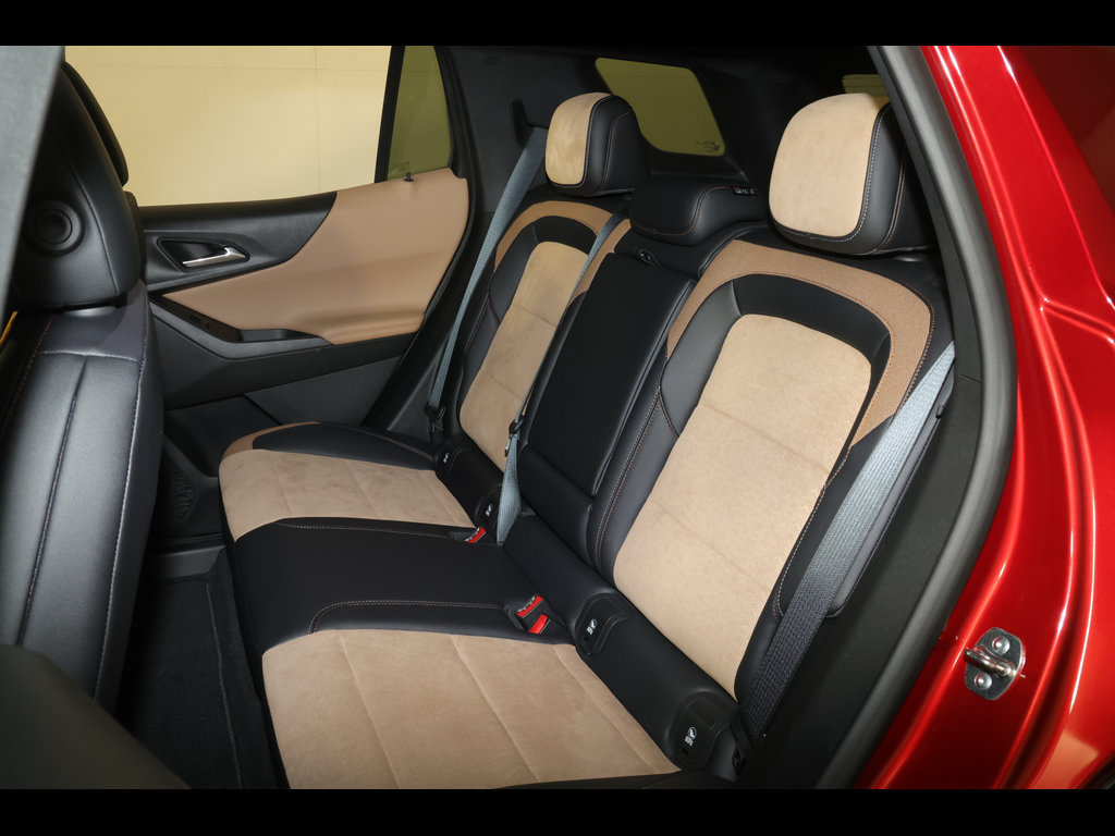 New 2026 Chevrolet Equinox ACTIV FWD image 23