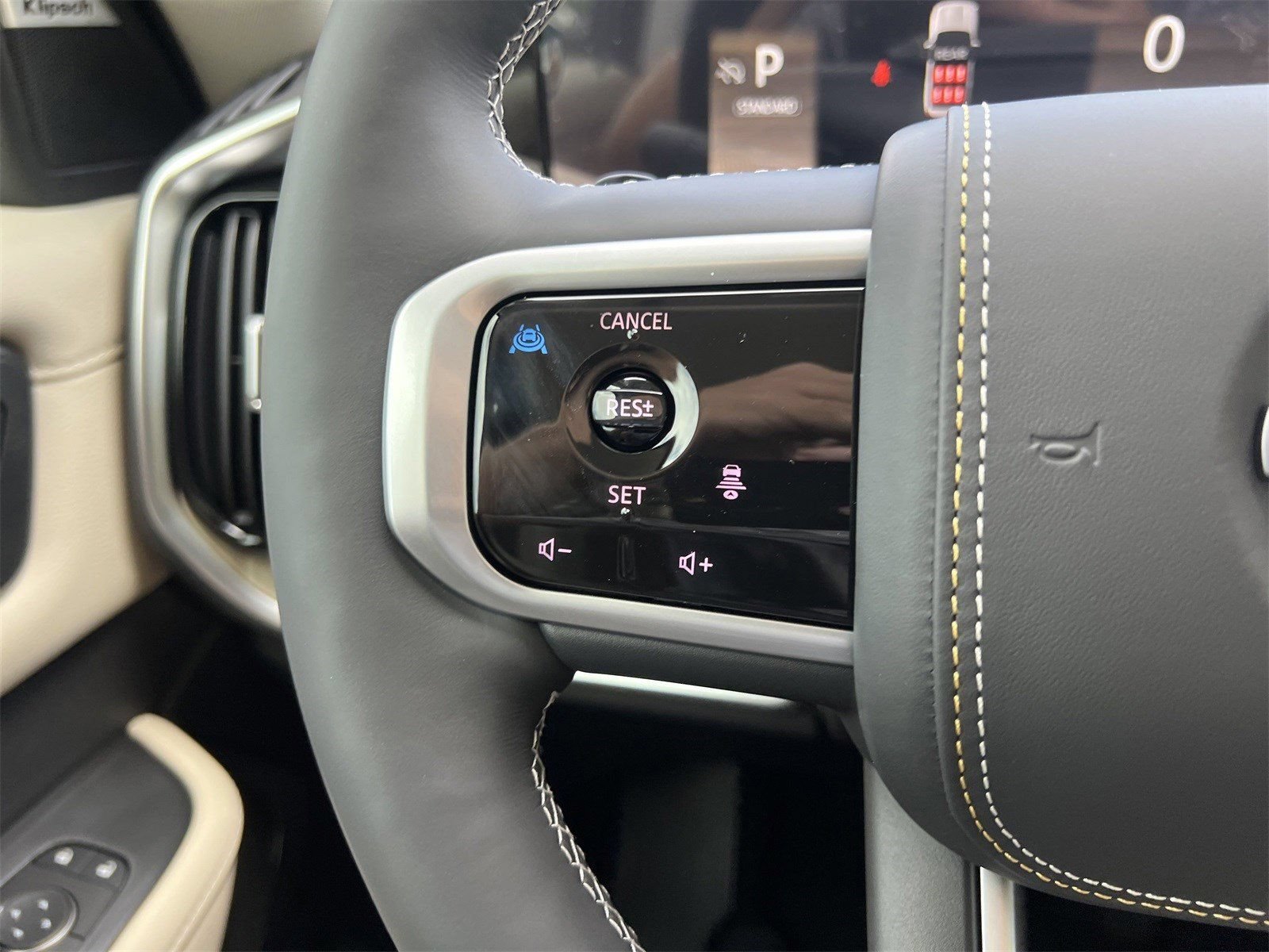 New 2025 Nissan Armada Platinum Reserve AWD/4WD image 12