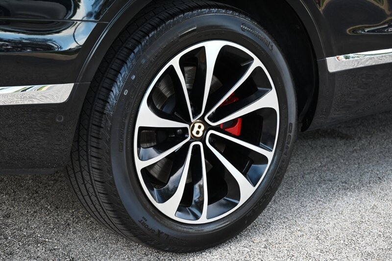 Used 2019 Bentley Bentayga AWD/4WD image 15