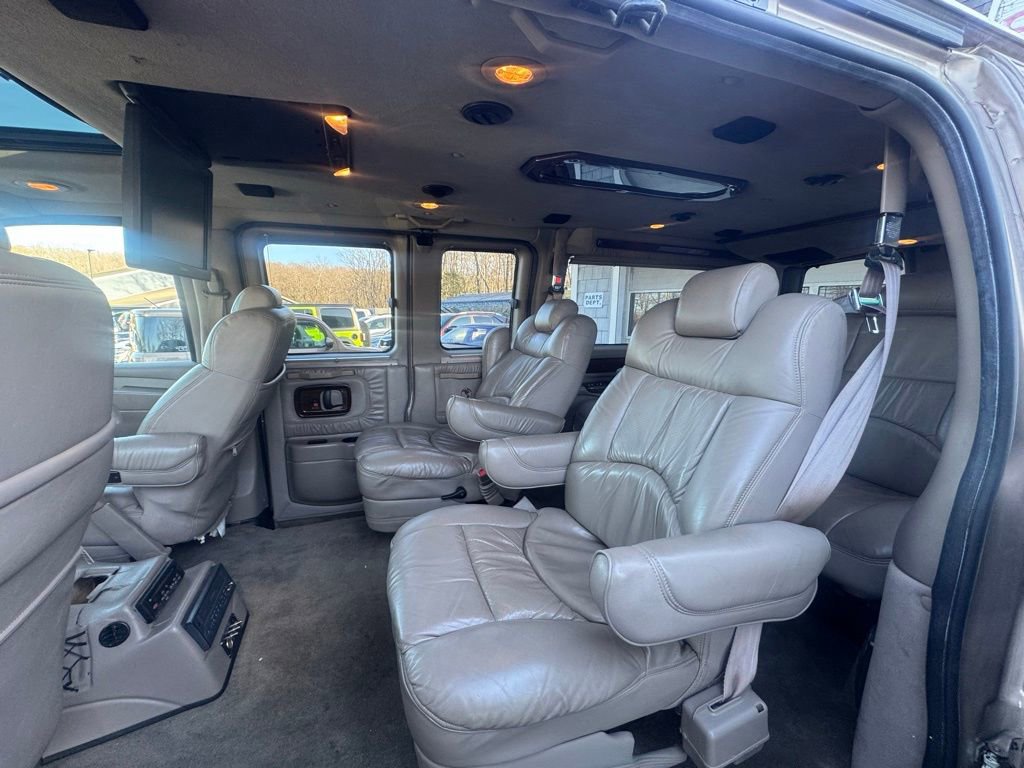 Used 2004 Chevrolet Express 1500 RWD image 18