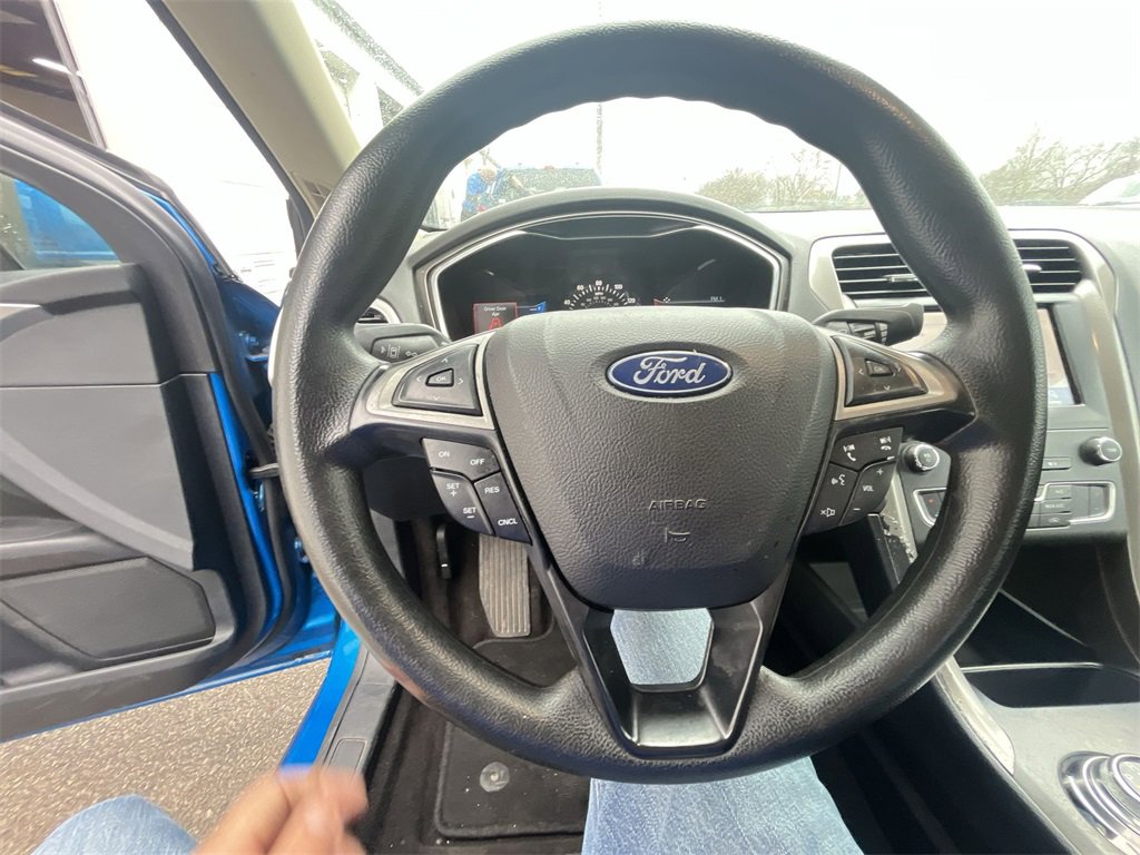 Used 2020 Ford Fusion SE image 14