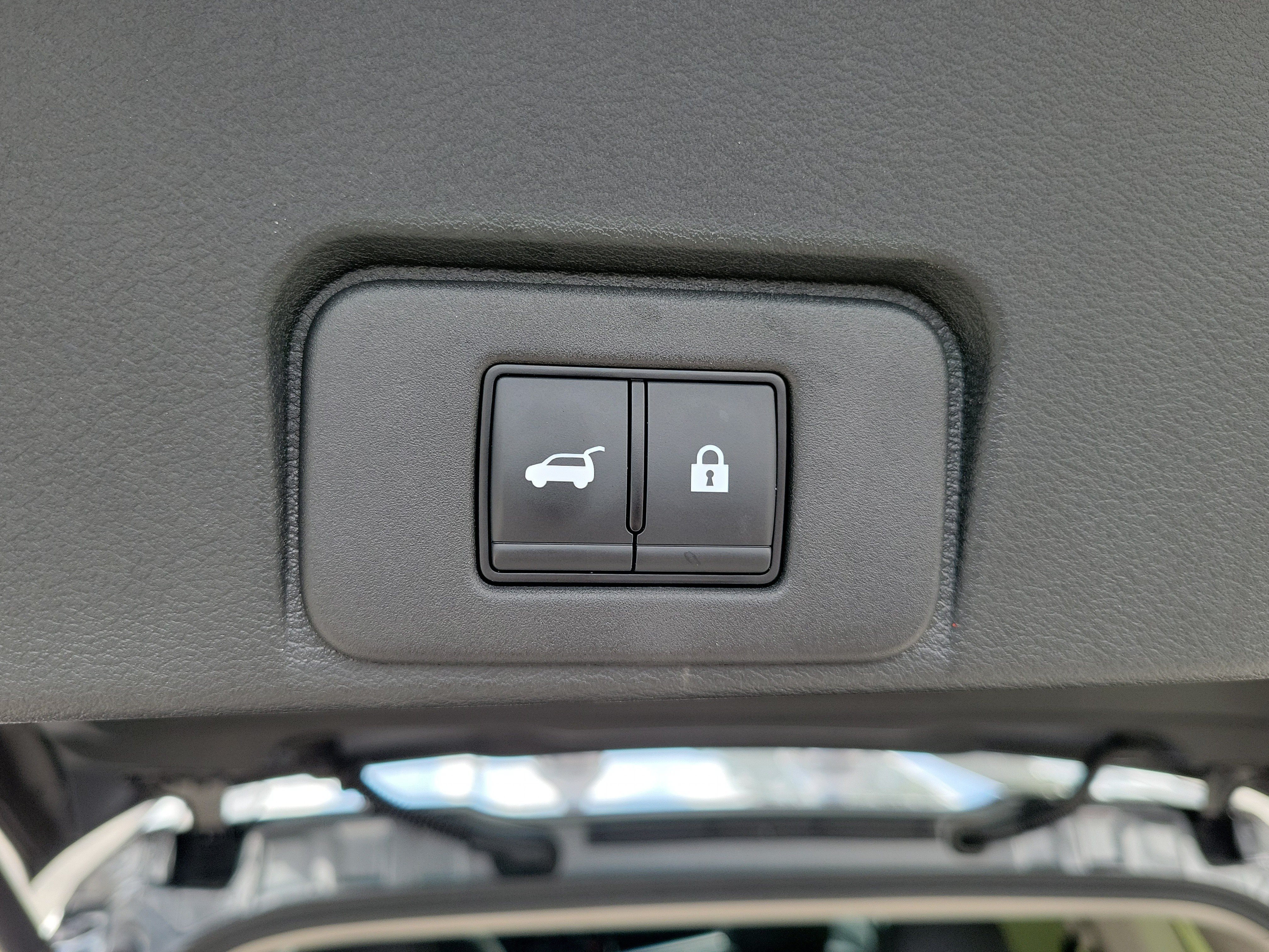Used 2025 Nissan Rogue SL w/ Tech Package FWD image 11