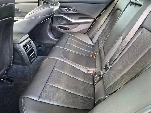 Used 2025 BMW 330i Sedan RWD image 18