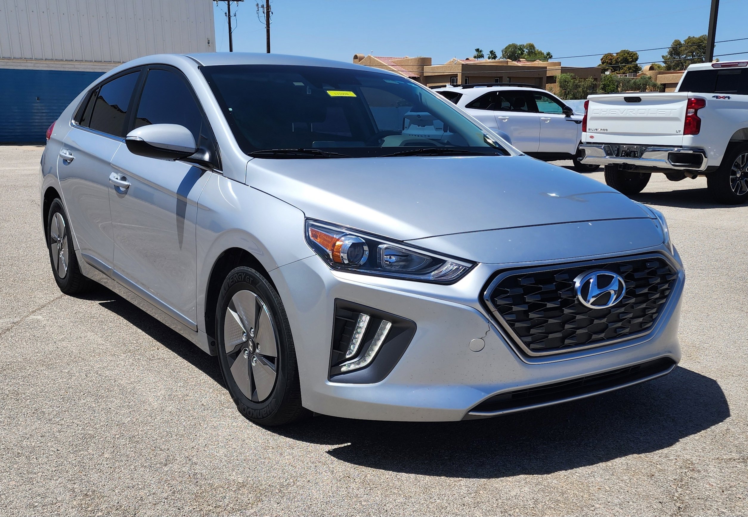 Used 2022 Hyundai Ioniq SE FWD image 3