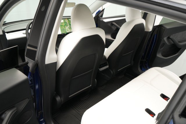 Used 2025 Tesla Model Y Performance AWD/4WD image 38